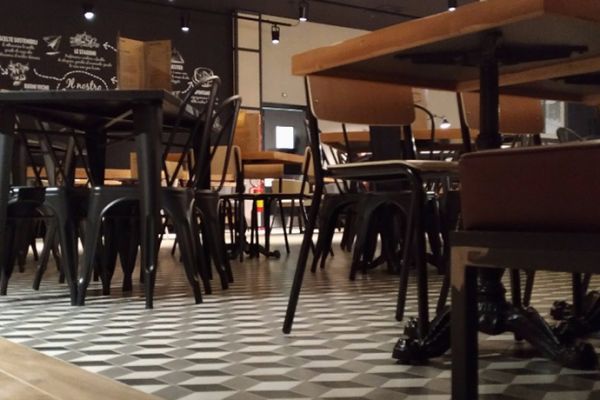 bistrot01cd6c6684-c876-c3a6-345c-1b6e08f07bcc864F9D16-C179-1CA9-EBF5-0D1F976E16EE.jpg