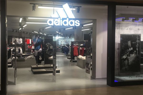 adidasbusnago002898f0836-7eae-8e6a-212f-bdc474e8b02622C3FF4A-603B-0B6E-90AB-4C88FF5AD1A2.jpg
