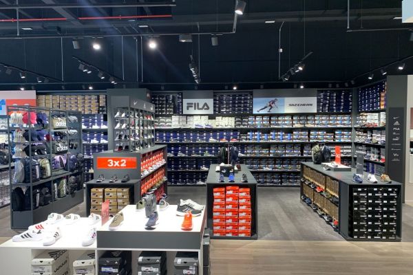 img-2574-deichmann-bresciaD67E2CDE-487E-F433-C16F-1348ADFA2ED8.jpg