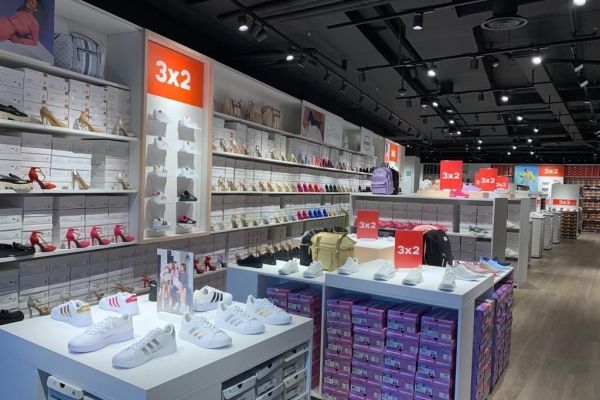 img-3085-deichmann-lecco1D7D9512-17A6-5D28-0AFD-5CF87C78F013.jpg